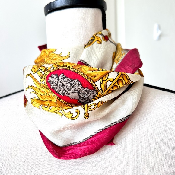 Vintage CASUAL CORNER Satiny Lion Victorian Print Rectangular Scarf - Picture 3 of 13